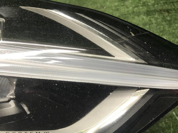 Фара правая Volvo XC60 2 (2017-2021) LED