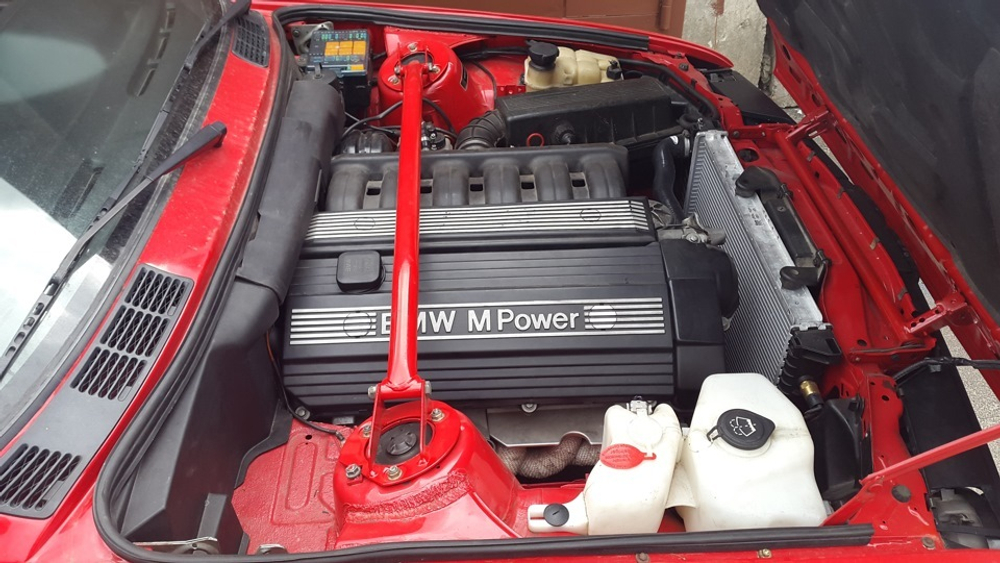 BMW E30 Крышка кожуха моторной косы