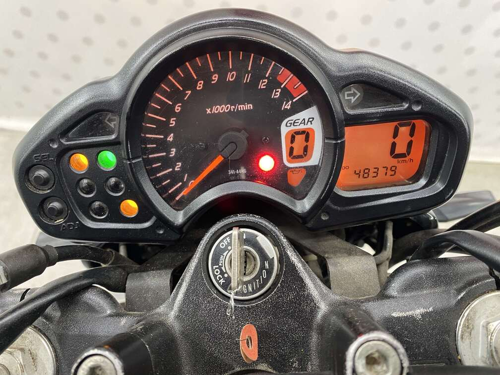 Suzuki Gladius SFV400 , 2014