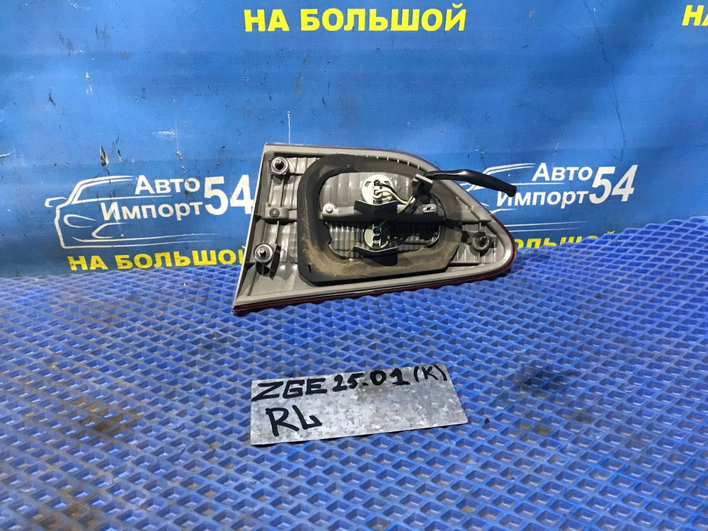Вставка багажника левая TOYOTA WISH 2010
