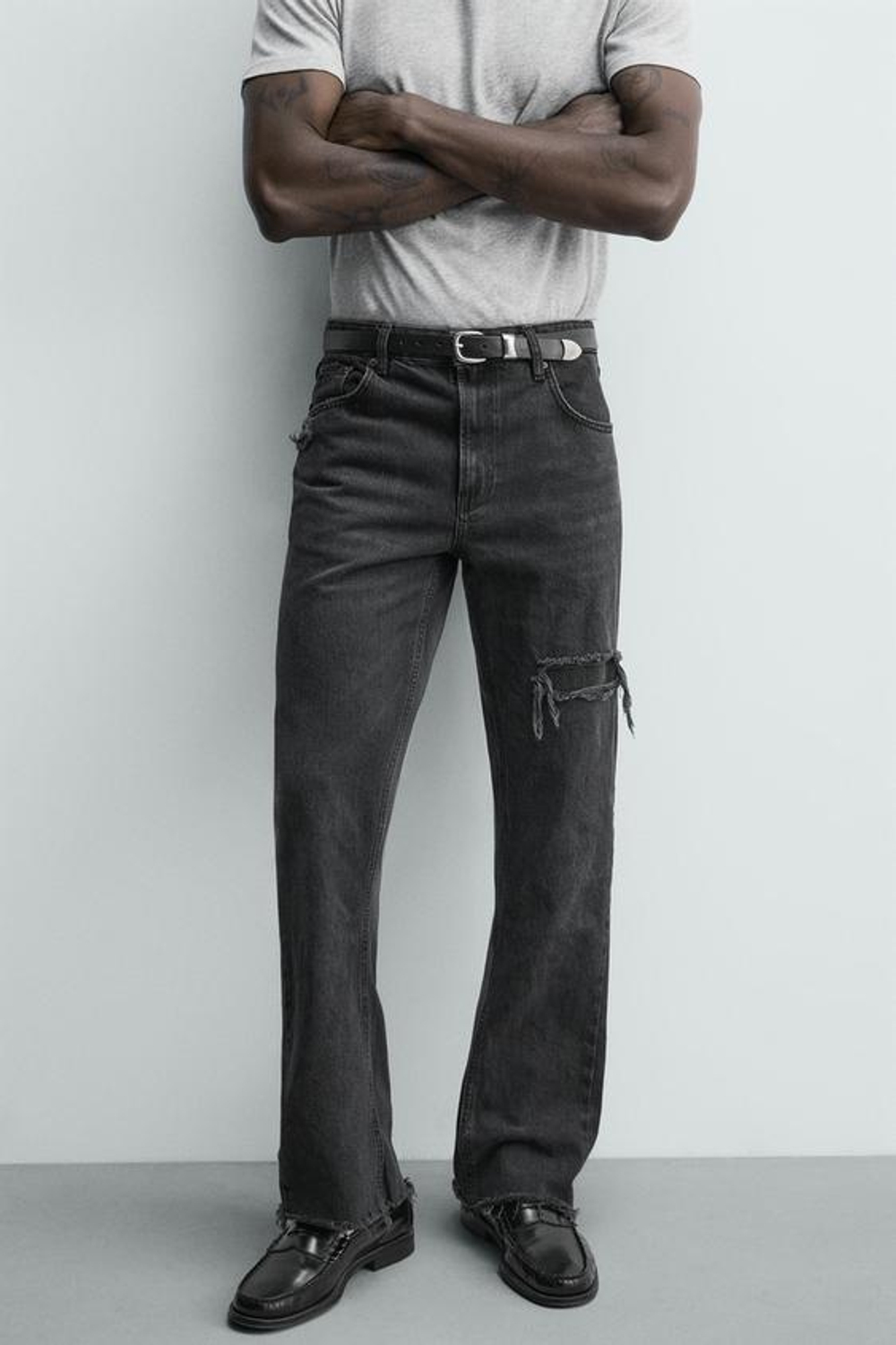 ZARA ДЖИНСЫ FLARE FIT С РАЗРЕЗАМИ, ЧЕРНЫЙ