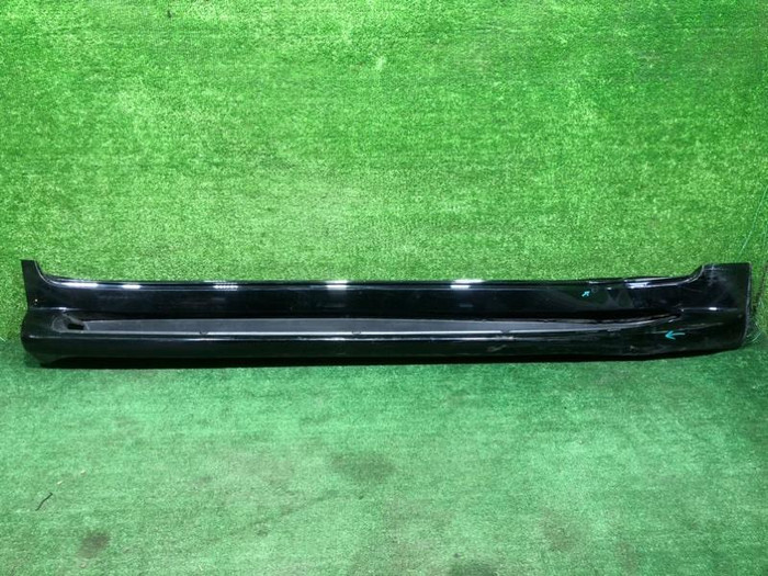 Накладка порога правая Toyota Land Cruiser 200 (2015-2021)