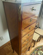 Старинный комод узкий