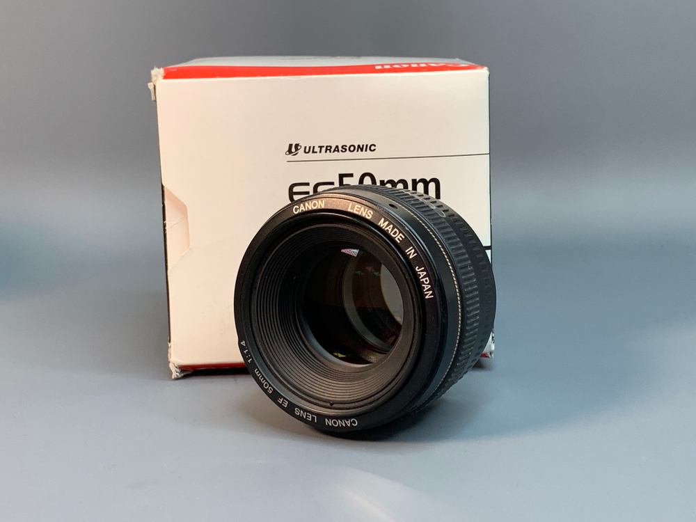 Canon EF 50mm f/1.4 USM