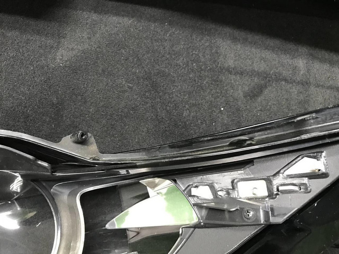 Стекло фары правое Lexus ES 6 (2015-2018)