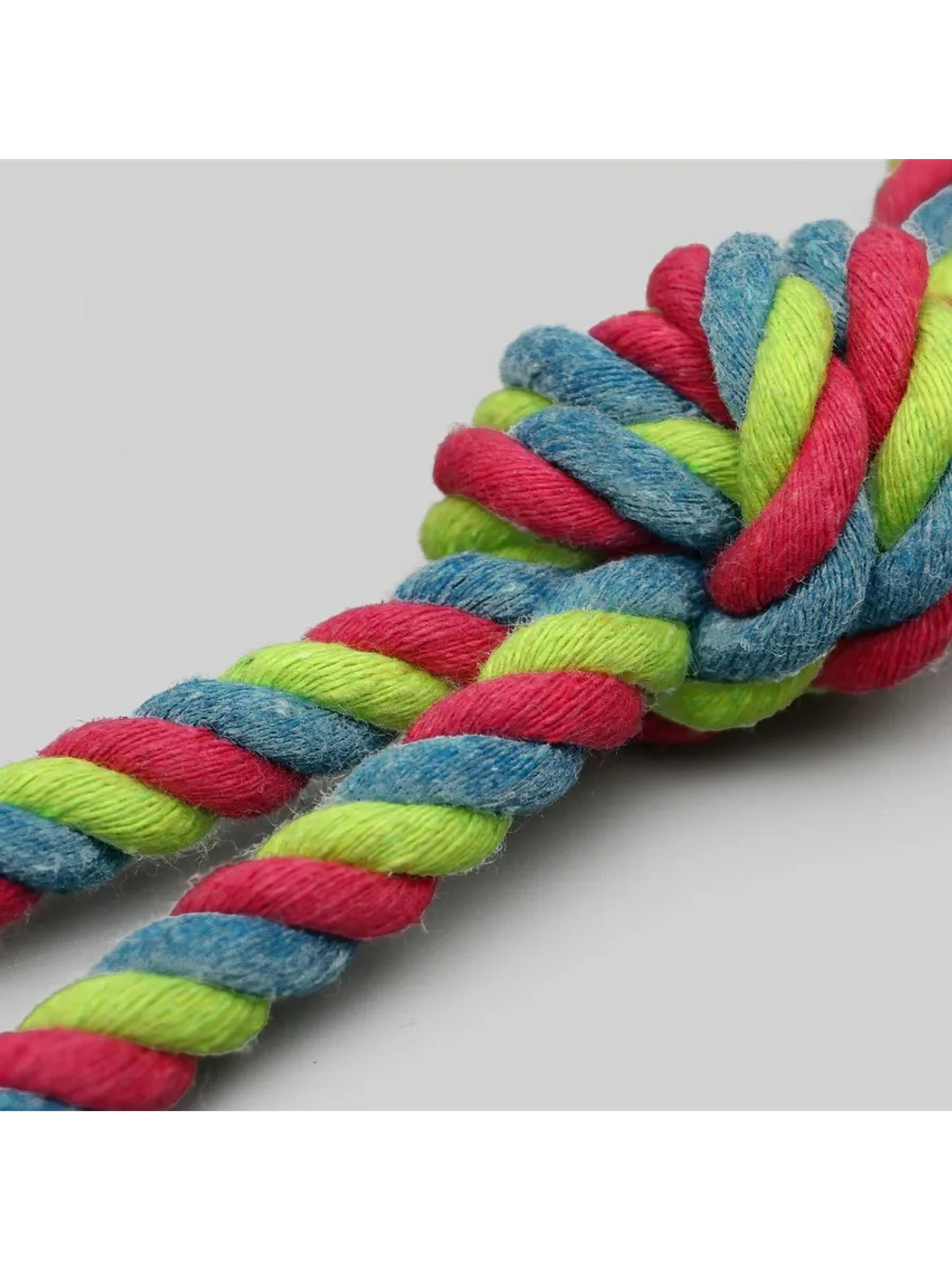 Игрушка резиновая Кость с ручкой из каната
