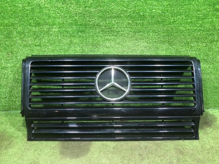 Решетка радиатора Mercedes G W463 (1990-2008)