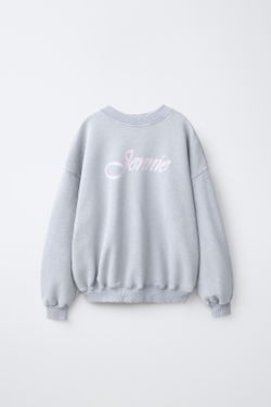 ZARA ТОЛСТОВКА С ПРИНТОМ JENNIE ©™, МЯГКИЙ СЕРЫЙ