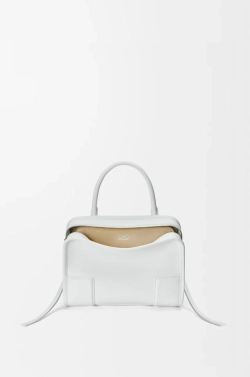 Loewe Маленькая сумка Amazona 180 из мягкой телячьей кожи, белый