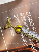 Золотистый браслет с подвесной "Хвост Кита" и жемчужиной
