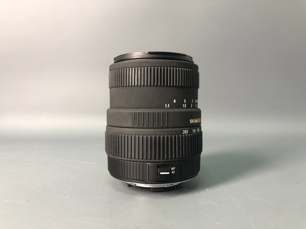 Sigma AF 55-200mm f/4-5.6 DC Nikon F