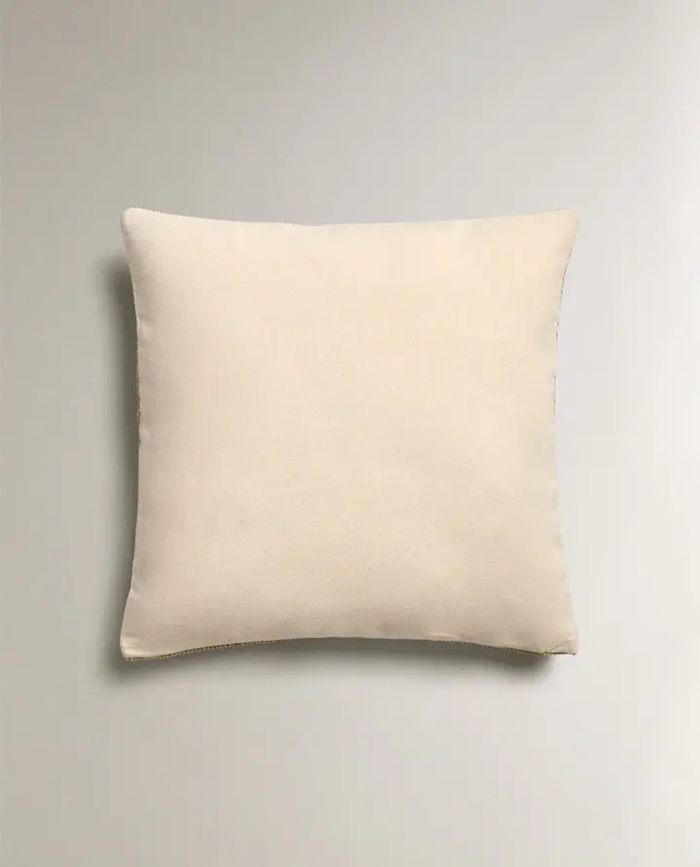 ZARA HOME РЕЛЬЕФНЫЙ ЧЕХОЛ ДЛЯ ДЕКОРАТИВНОЙ ПОДУШКИ, ЭКРЮ