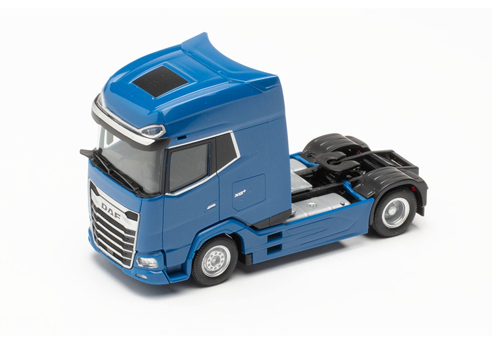 Тягач DAF XG+, синий