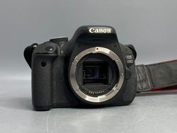 Canon 600D Kit 18-55mm IS II 13.000 кадров