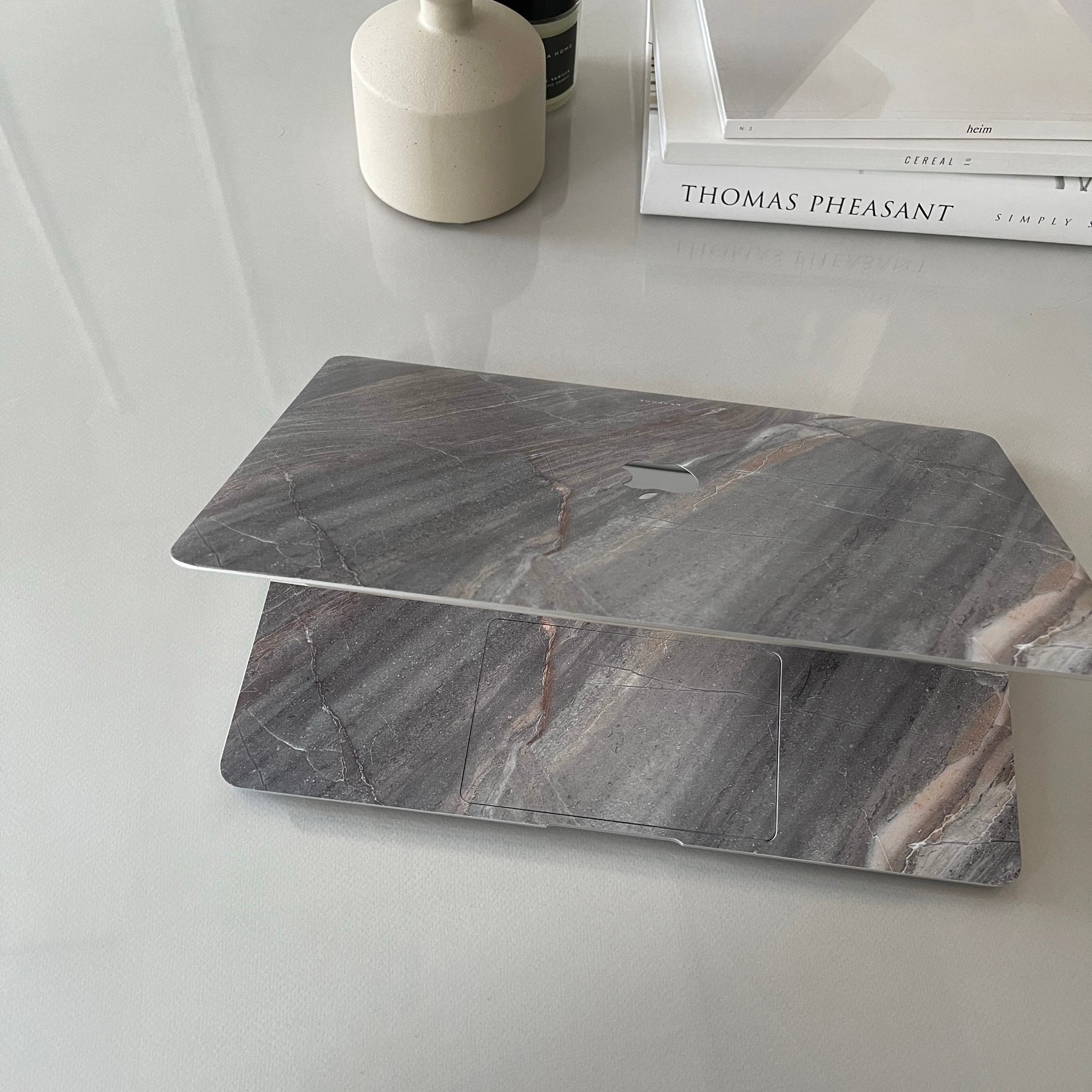 Виниловая наклейка SURFACE для MacBook