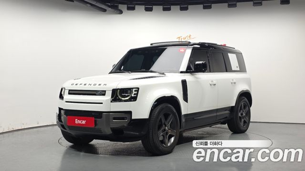 Land Rover Defender 110 P300 X-Dynamic SE — 2023