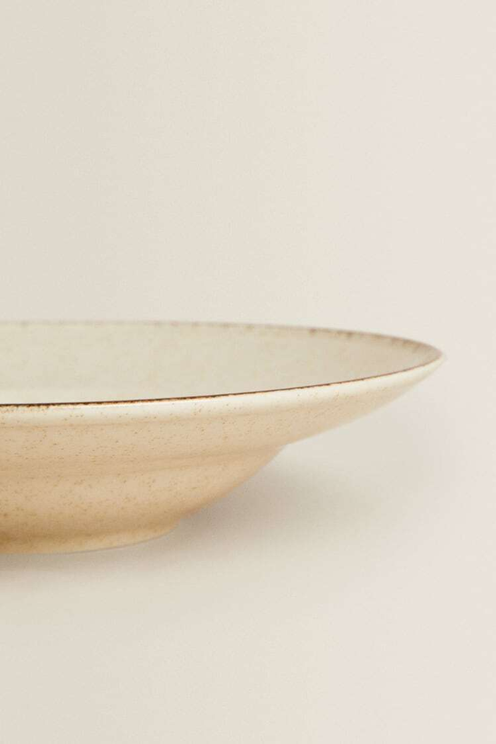 ZARA HOME ФАРФОРОВАЯ ТАРЕЛКА ДЛЯ МАКАРОН СО СТАРИННОЙ ОТДЕЛКОЙ, СВЕТЛО-БЕЖЕВЫЙ