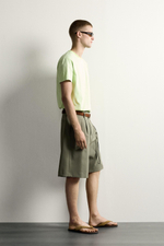 ФУТБОЛКА RELAXED FIT С КОНТРАСТНЫМ ВЫРЕЗОМ — ZARA