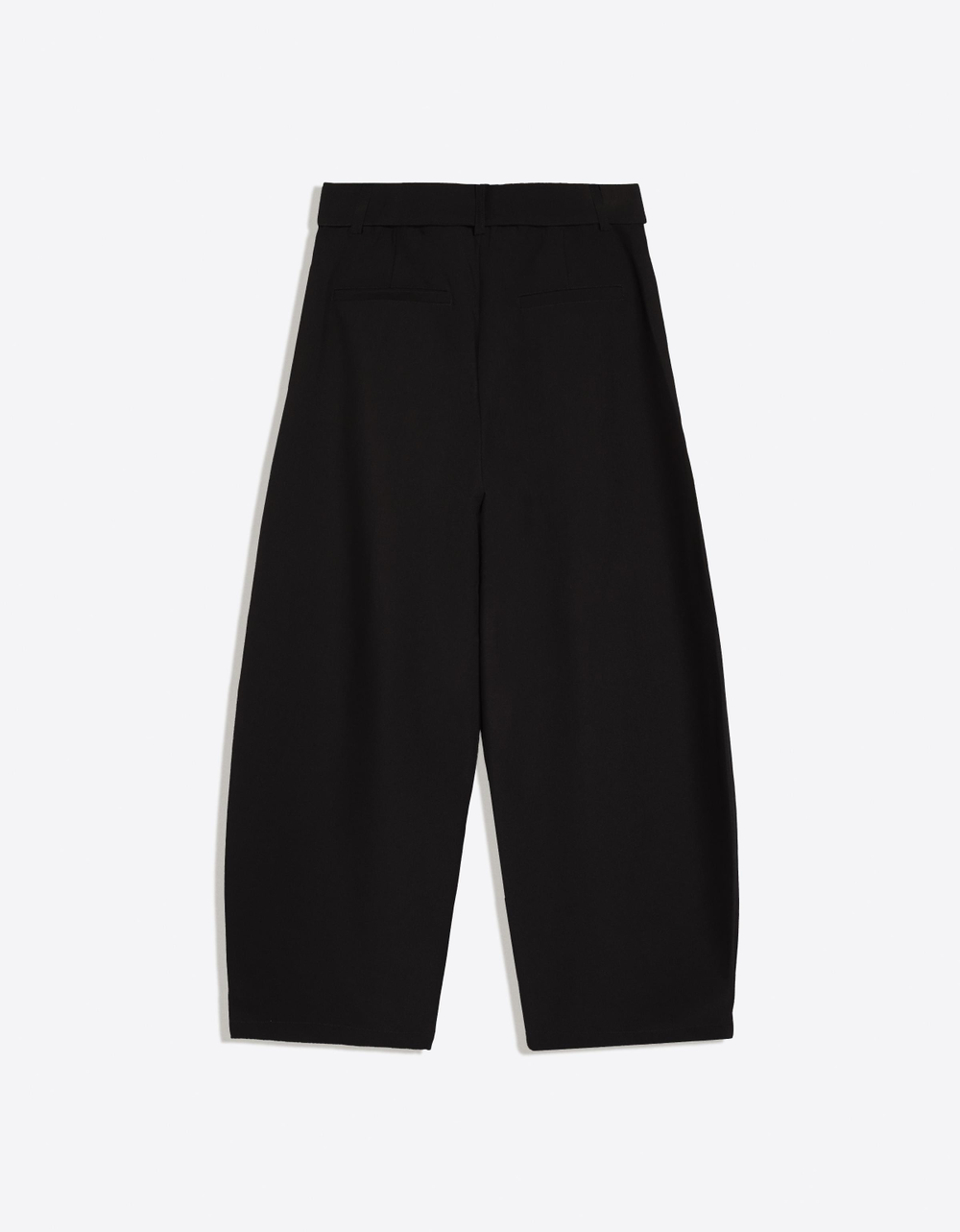 Мужские брюки barrel fit с ремнём и вытачками - BERSHKA