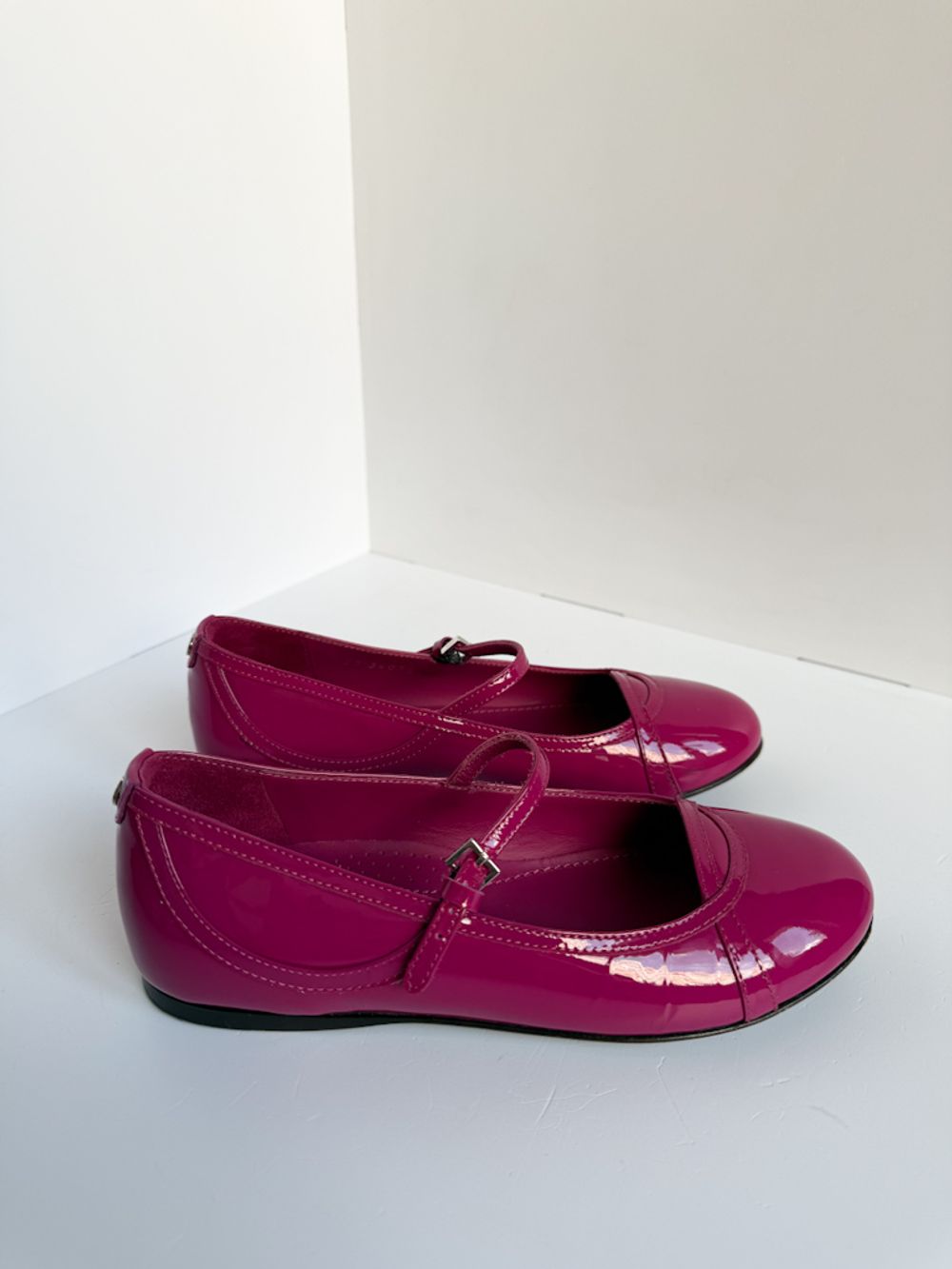 Лаковые туфли Gucci, 33