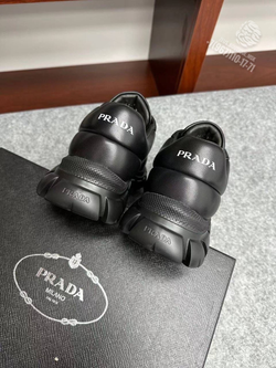 Кроссовки Prada