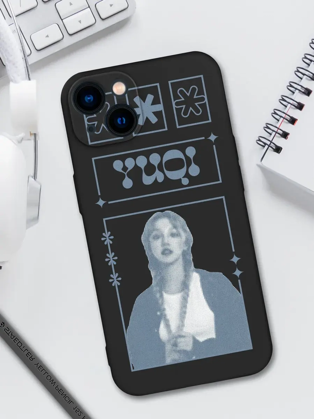 Чехол на iPhone 13 с принтом