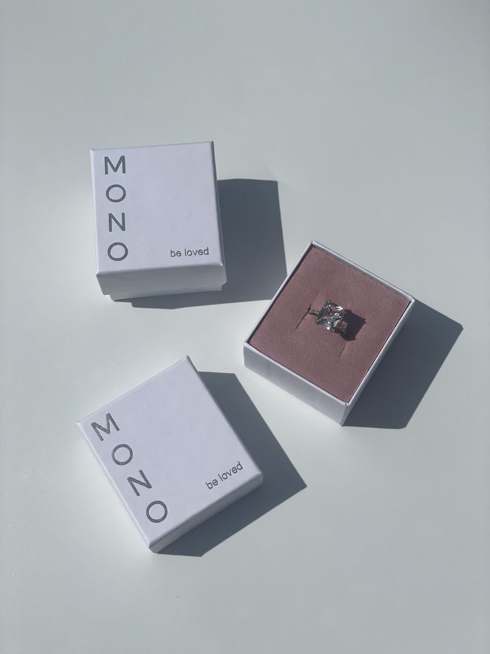 Коробка картонная MONO малая, белая