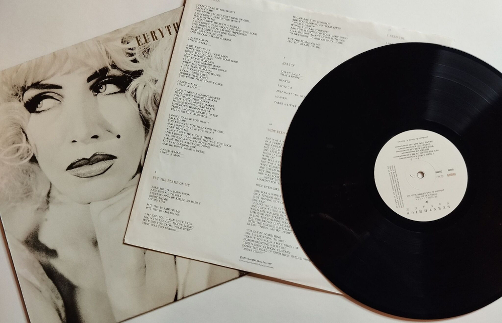 Винтажная виниловая пластинка LP Eurythmics Savage (Germany 1987) (Poster)