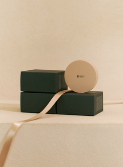 thim Luminous Skin Cushion - Долговременная основа в губке для сияния и увлажнения оттенок 23 Natural Beige, 15 g