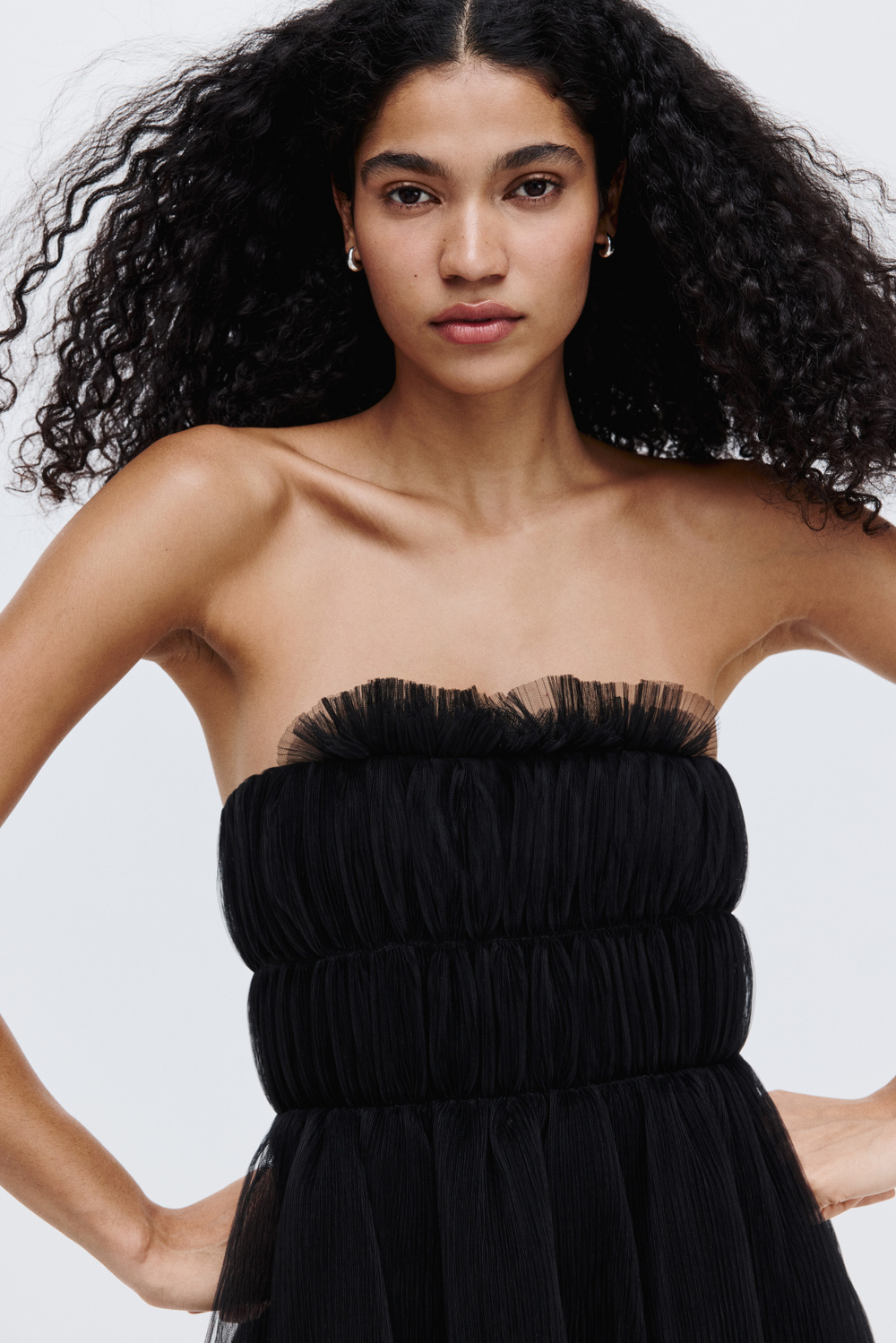 Платье-бандо из плиссированного тюля - H&M