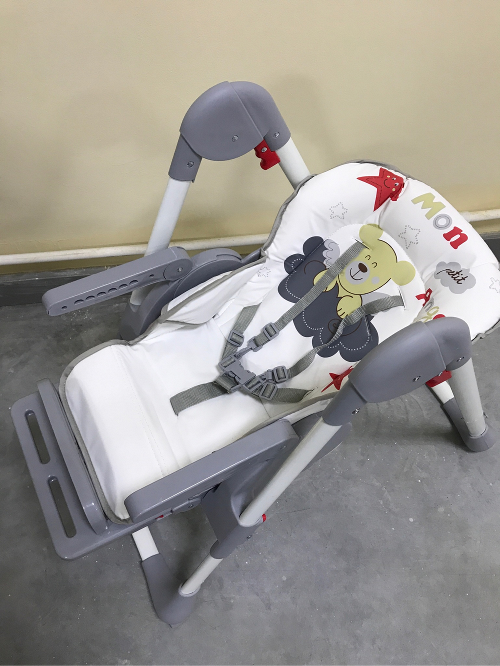 Стул для кормления "Мишутка" С-R-1, серый