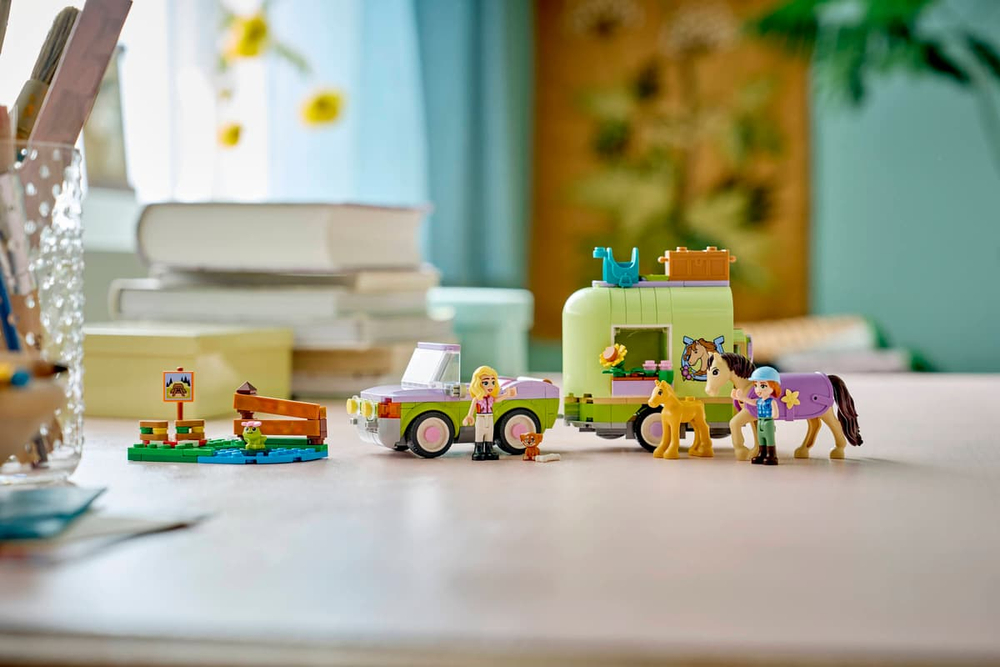 Конструктор LEGO Friends 42695 Horse & Baby Foal Trailer