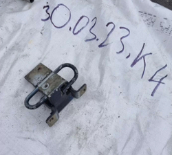 Нижняя петля задней правой двери audi a4b5 a6c6 - 8E0833412E
