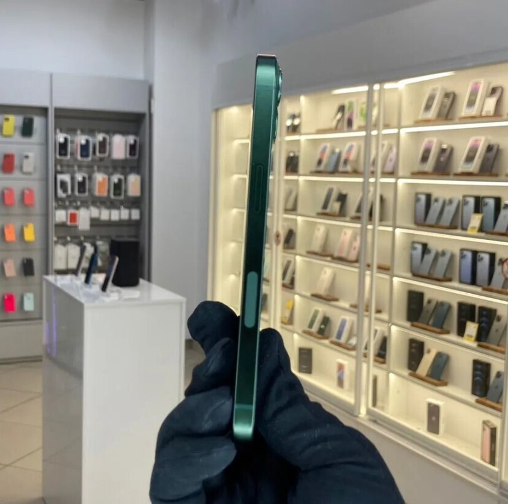 iPhone 13, 256 ГБ б/у