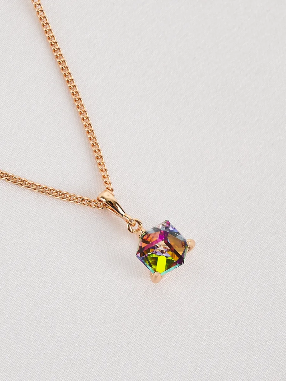 Кулон-кубик Миражи с зеленым кристаллом Swarovski в позолоте