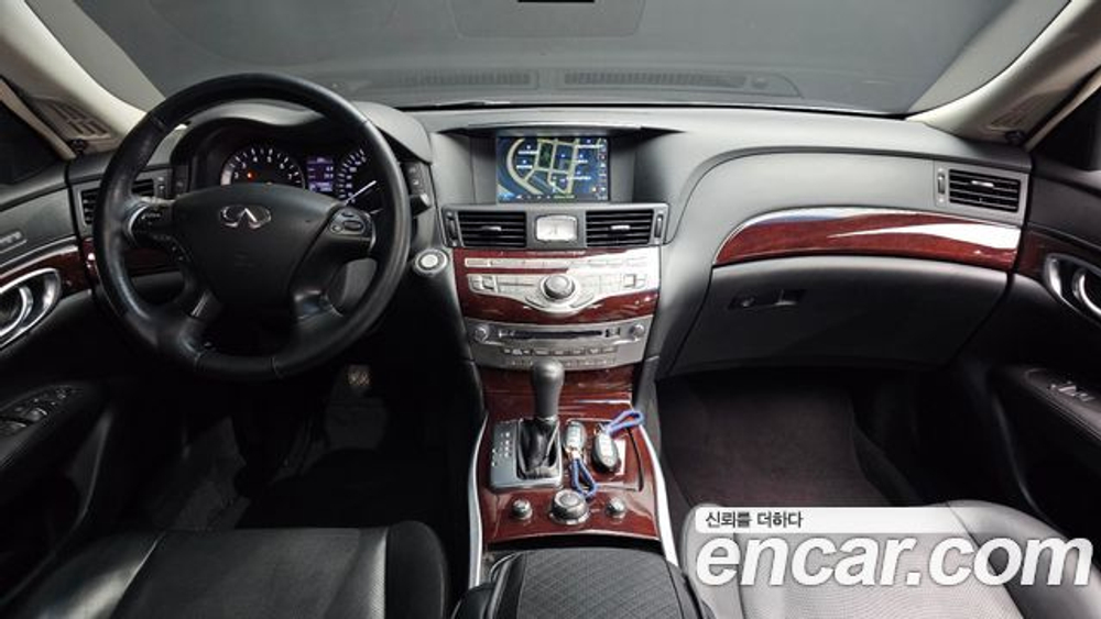 Infiniti Q70 3.7 — 2016