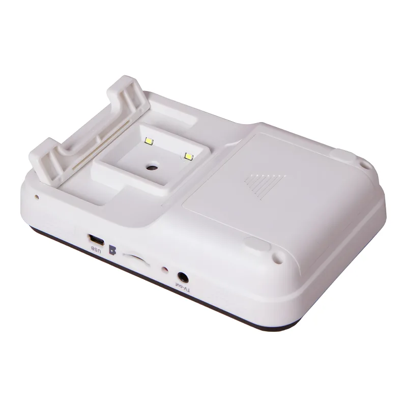 Лупа цифровая Levenhuk DTX 43 - вид сзади, разъемы USB и TV-out, откидная подставка