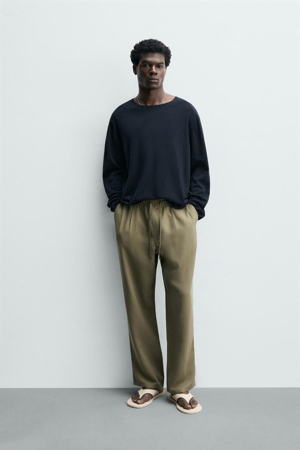 ZARA БРЮКИ REGULAR FIT ИЗ 100% ЛИОЦЕЛЛА, ОЛИВКОВЫЙ
