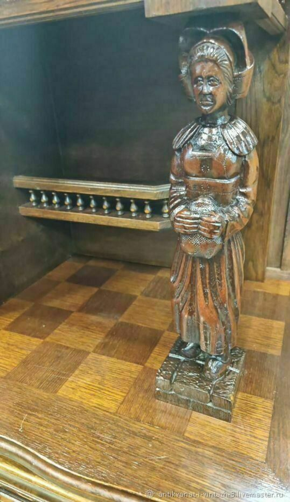 Старинный буфет в бретонском стиле