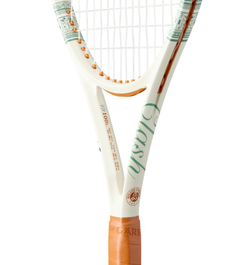 Теннисная ракетка Wilson Clash 100L V3 RG 2026 + струны
