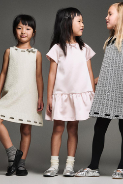 ZARA ПЛАТЬЕ ИЗ РЕЛЬЕФНОЙ ТКАНИ С БАНТОМ, СЕРЫЙ