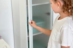 Шкаф однодверный "Зефир" 107.03, (Белое дерево/пудра розовая (эмаль))