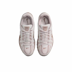 alt="Резиновая подошва и пенная мидсоль Nike P-6000 Phantom"