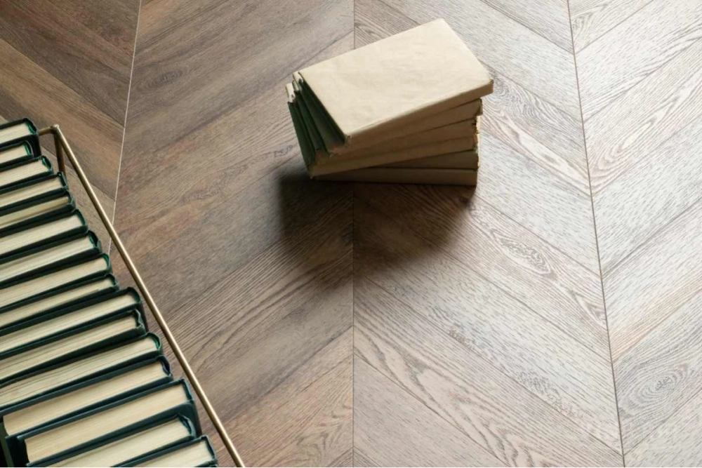 Кварц-винил Клеевой LVT Vinilam Parquet Chevron Glue LVT 2,5 мм Шеврон Нормандия 2.86 м2