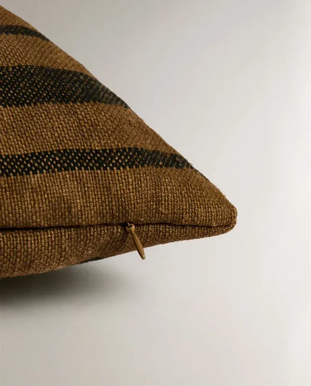 ZARA HOME НАВОЛОЧКА ДЛЯ ДЕКОРАТИВНОЙ ПОДУШКИ С КОНТРАСТНЫМИ ПОЛОСАМИ, КОРИЧНЕВЫЙ