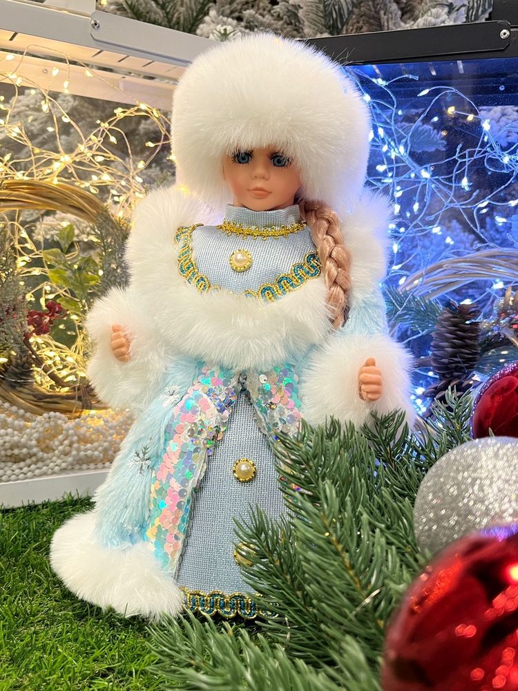 Фигура Снегурочка Голубая музыкальная