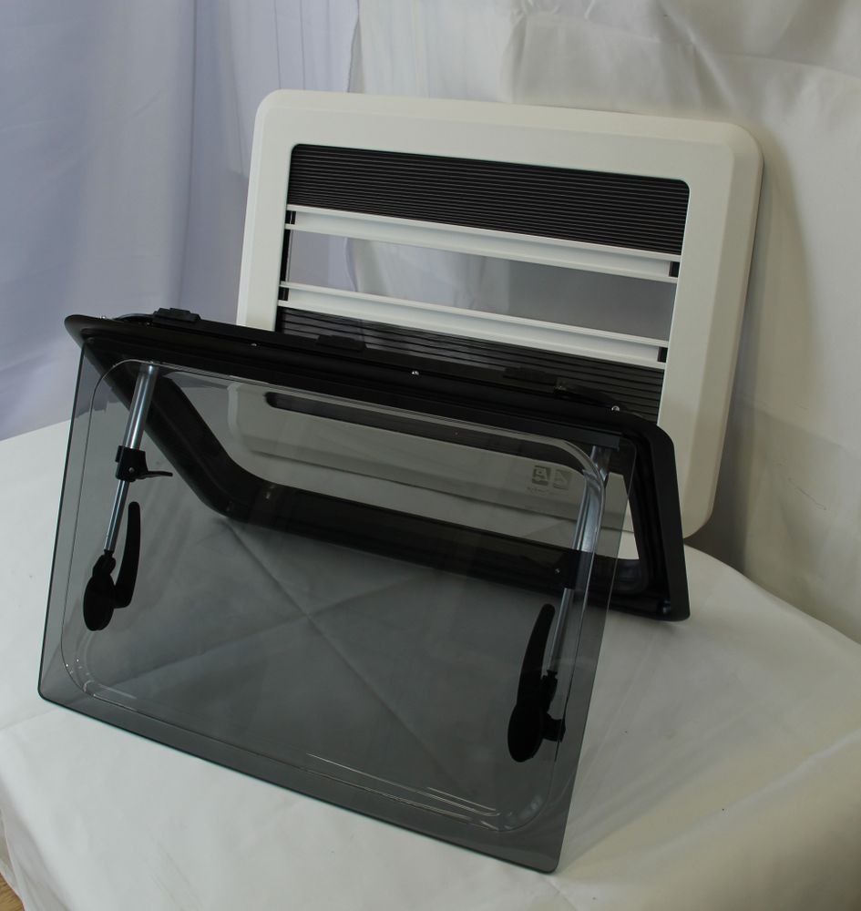 Окно откидное Mobile Comfort W9045P 900x450 мм, штора плиссированная, антимоскитка