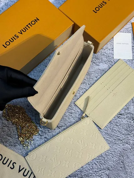 Клатч Louis Vuitton Felicie кремовый