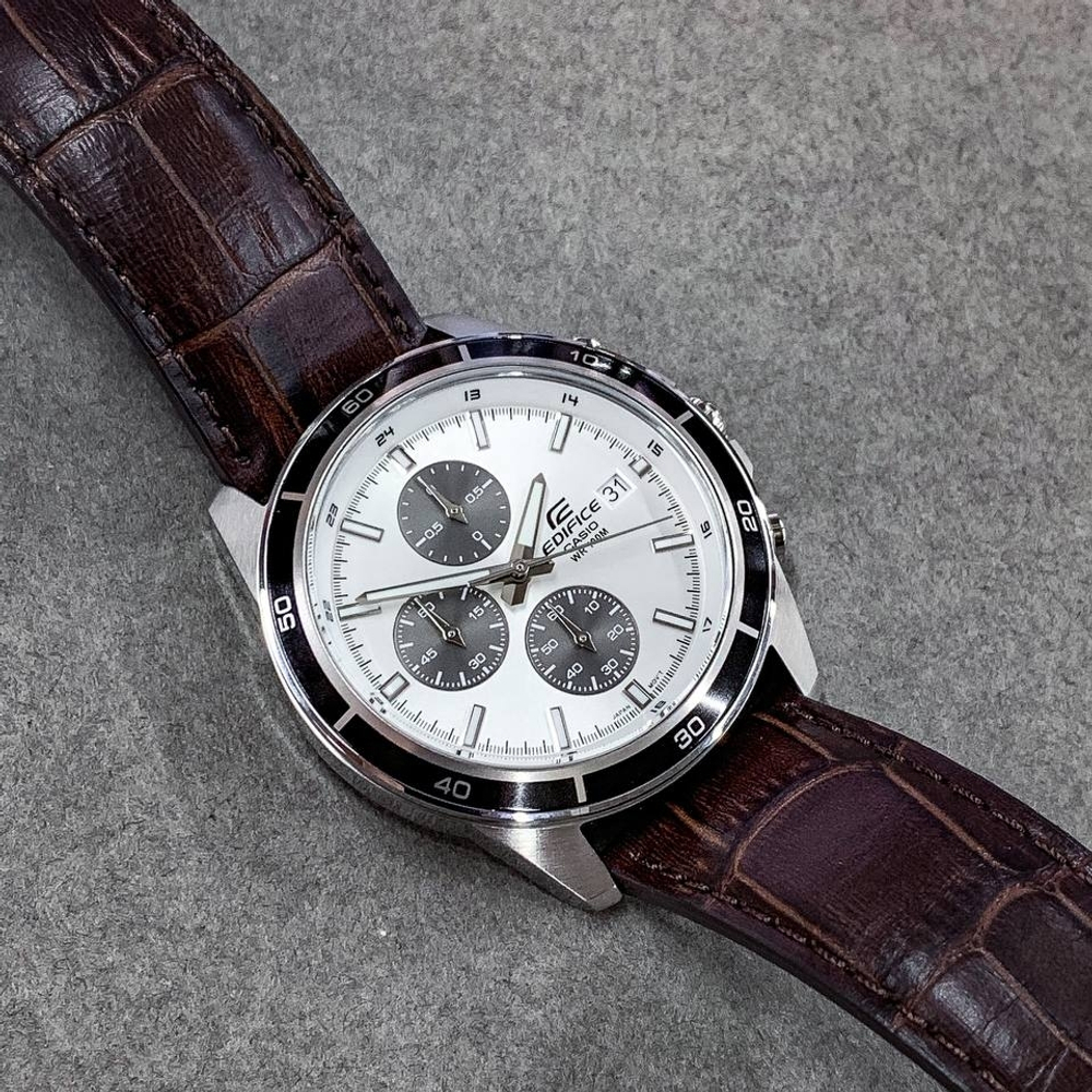 Наручные часы Casio EFR-526L-7A