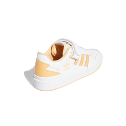 alt="adidas Forum 84 High Worn Yellow GY5833 белые состаренные кроссовки с желтыми акцентами вид сбоку на белом фоне"